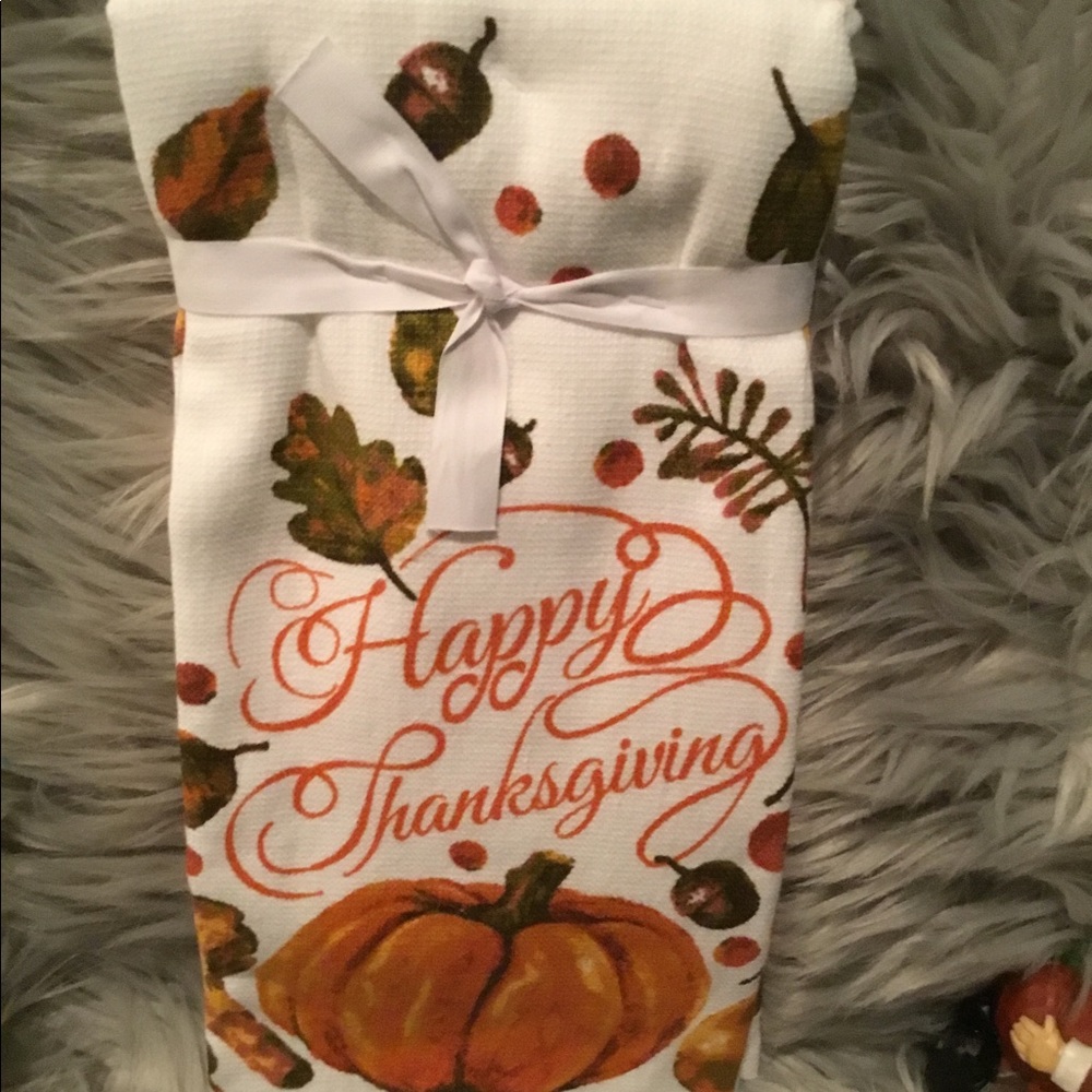 Thanksgiving Pilgrims & Towel Set - Picture 3 of 4